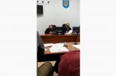 В Чернигове судья заснул во время заседания. ВИДЕО