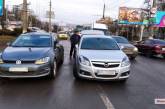 В Николаеве у моста столкнулись «Опель» и «Фольксваген»: возникают заторы