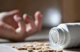 В Каменском 12-летняя школьница отравилась таблетками