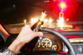 В Запорожье пьяная женщина за рулем таранила машины и крушила ситилайты. ВИДЕО