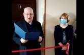 В киевском университете со стихами и красной ленточкой открыли женский туалет. ВИДЕО