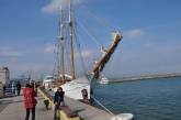 В Одессу зашла столетняя яхта, которую могут отправить на ремонт в Николаев. ФОТО