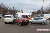 Появилось видео момента столкновения трех автомобилей на проспекте Богоявленском