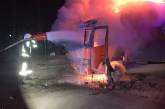 В Николаеве во время движения загорелся грузовик Mercedes