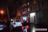 В центре Николаева пожарные тушат пожар в девятиэтажке — спасли одного человека. ВИДЕО