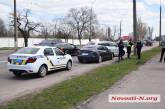 В Николаеве водитель «Теслы», пытаясь скрыться от патрульных, травмировал полицейского