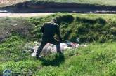 В Николаеве рыбинспекторы очистили от мусора берег Ингула