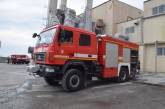 Николаевские спасатели показали, как тушили пожар на масло-экстракционном заводе. ВИДЕО