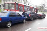В центре Николаева столкнулись три автомобиля – проспект застыл в пробке   