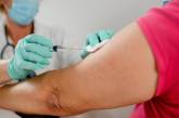 Девять британцев скончались за неделю после прививки вакциной AstraZeneca