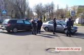 На перекрестке в Николаеве столкнулись два Opel Astra