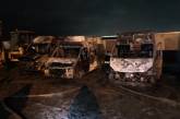 В Харькове на стоянке сгорели четыре микроавтобуса: есть пострадавший