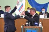 В Херсоне депутаты подрались из-за плаката с флагом России. Видео