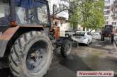 В центре Николаева водоканал не может приступить к устранению аварии из-за припаркованной «Тойоты»