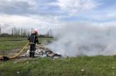 Николаевские спасатели трижды выезжали на пожары, возникшие из-за неосторожного обращения с огнем
