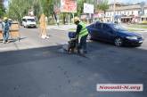 На Центральном проспекте в Николаеве после ремонта просел асфальт. Видео