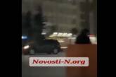В Николаеве очередной горе-водитель прокатился по Серой площади. ВИДЕО
