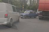 «ВАЗ» выехал на «встречку»: появилось видео столкновения «Жигулей» и «Форда» в Николаеве