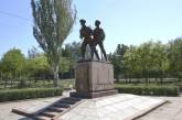 Ради гигантского флага в Николаеве снесут десятки деревьев и кустов