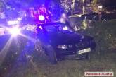 Ночью в центре Николаева двое марокканцев на «БМВ» врезались в дерево
