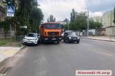 В Николаеве столкнулись самосвал МАЗ и «Тойота»