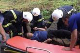В Вознесенске спасатели помогли мужчине, который упал с забора