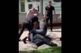 Житель Одесской области бросался на людей с тесаком (видео)