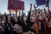 В Турции женщины массово вышли на протест из-за Стамбульской конвенции