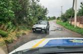 В Южноукраинске пьяные водитель с пассажиром на «БМВ» избили водителя ВАЗа и угнали его авто