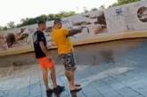 Двое пьяных в центре Одессы устроили стрельбу (видео)