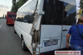 На остановке в Николаеве столкнулись маршрутка и автобус