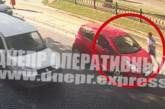 В центре Днепра неизвестный в упор выстрелил в голову водителю (видео)
