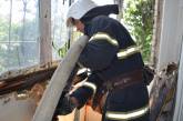 Пожар из-за чужого окурка в николаевской многоэтажке: спасатели вывели из квартиры пенсионерку