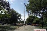 В Николаеве установили гигантский 72-метровый флагшток