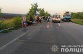 Под Харьковом рейсовый автобус въехал в отбойник: пострадал водитель