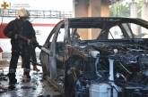 В Одессе на территории закрытого завода сгорело сразу 6 автомобилей