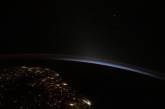 NASA опубликовало снимок Земли во время смены дня и ночи