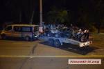 Вечером в среду, 1 сентября, на пересечении ул. Большой Морской и Инженерной в Николаеве столкнулись автомобиль Toyota Land Cruiser и микроавтобус Nissan Primastar с прицепом.