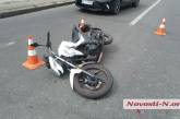 В Николаеве мотоцикл врезался в «БМВ» - водителя с переломом ноги забрала «скорая»
