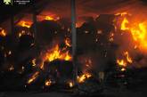 Ночью в Николаеве произошел масштабный пожар — горела солома в тюках