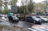 В центре Николаева столкнулись три автомобиля – возникла пробка