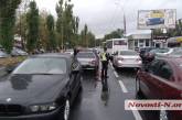 В Николаеве возле «Колоса» столкнулись ВАЗ и «Славута» - образовался автомобильный затор