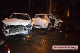 В центре Николаева после столкновения с FAW «Тойота» врезалась в столб: двое пострадавших