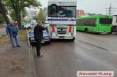 Столкнувшиеся фура и «Жигули» заблокировали движение по проспекту в Николаеве