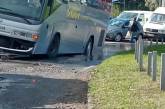 В Каневе в яму провалился автобус с туристами 