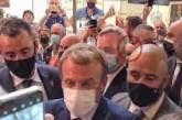 В президента Франции бросили яйцо (видео)