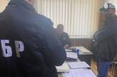 Сдавливал гениталии: в Харьковской области полицейский пытал «подозреваемого» в убийстве