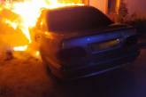 В Николаеве ночью сгорел Mercedes