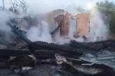 Под Николаевом житель села «навестил» соседей: поврежден забор, изрезаны шины авто, сгорела баня