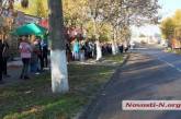 В Николаеве начались проблемы с транспортом: на остановках огромные очереди (видео)